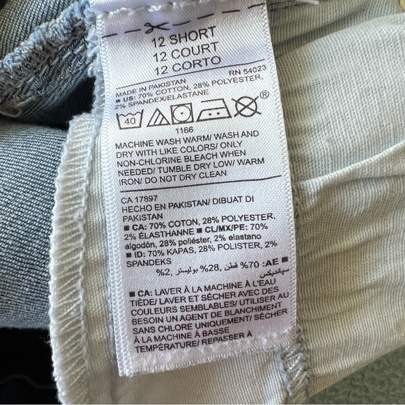 Old Navy Maternity Rockstar Super Skinny Full Panel Jean pants. Size 12 Short - Picture 5 of 10